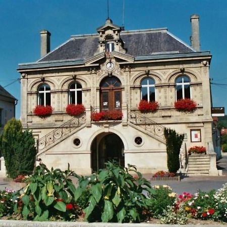 Au Coeur De Bruyeres Apartment Екстериор снимка