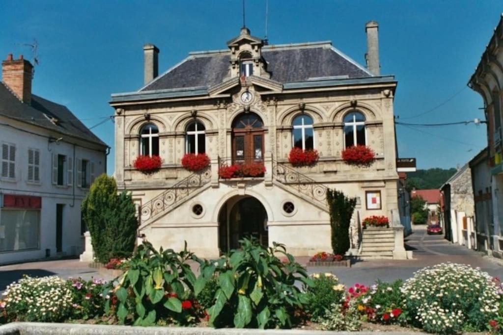 Au Coeur De Bruyeres Apartment Екстериор снимка